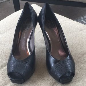 Gorgeous Black Leather Vince Camuto Oscar Heels